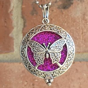 🌈 Scented Butterfly Aroma Necklace Purple And Silver NWOT